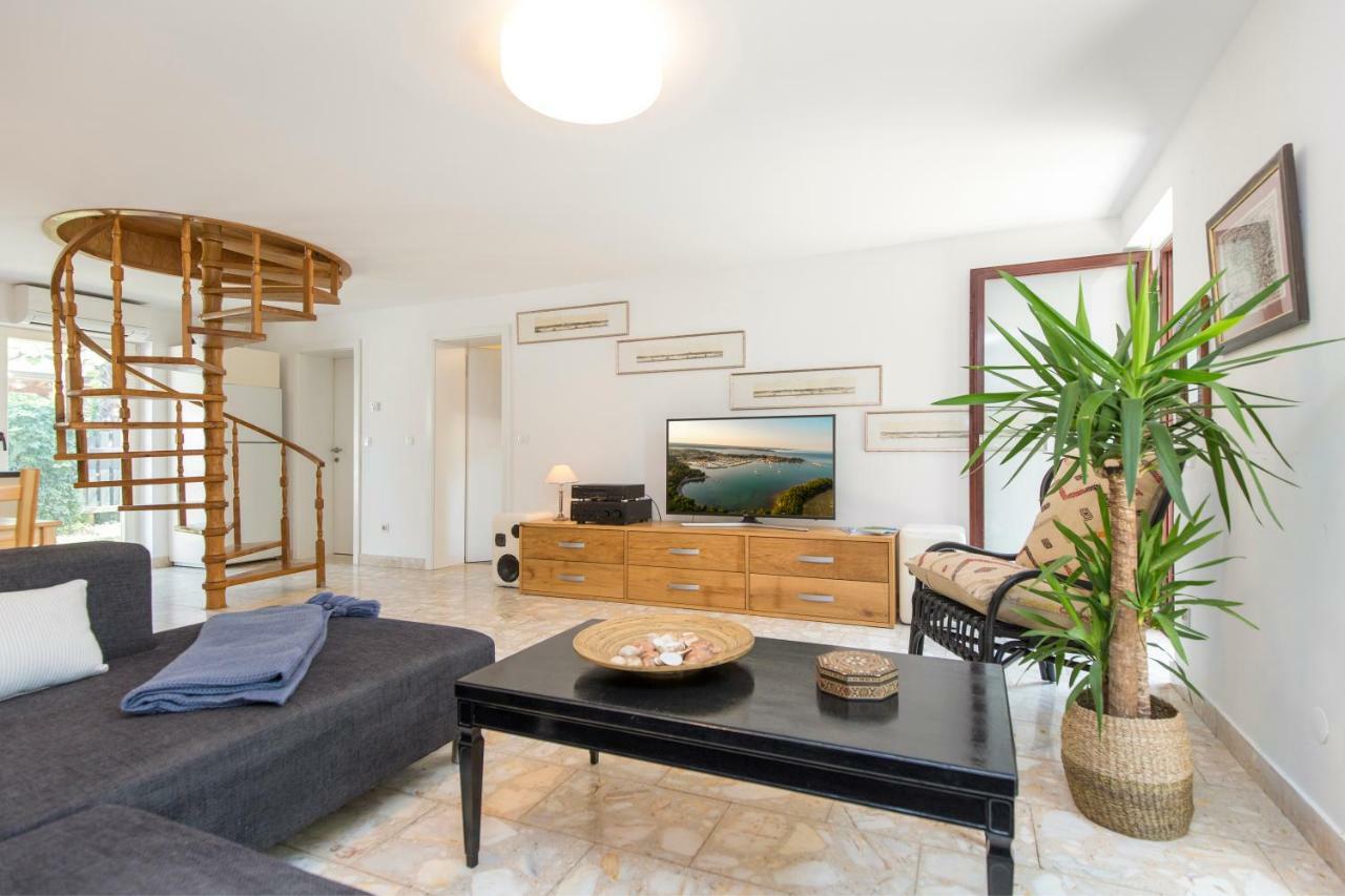Casa Flora 3-Minutes' Walk From The Beach Novigrad  Ngoại thất bức ảnh