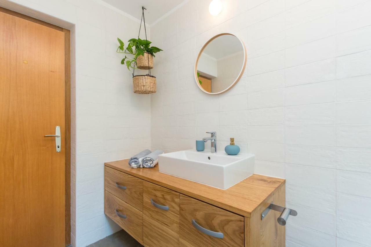 Casa Flora 3-Minutes' Walk From The Beach Novigrad  Ngoại thất bức ảnh